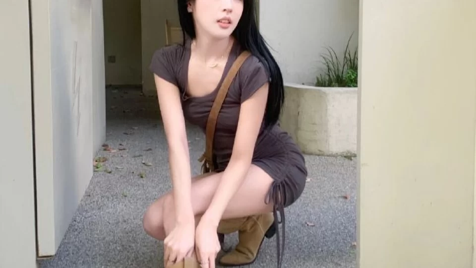 九九九国产精品在线观看、AI魔改视频与糖心vlog：原创动画《谁先到门口》播放预览封面
